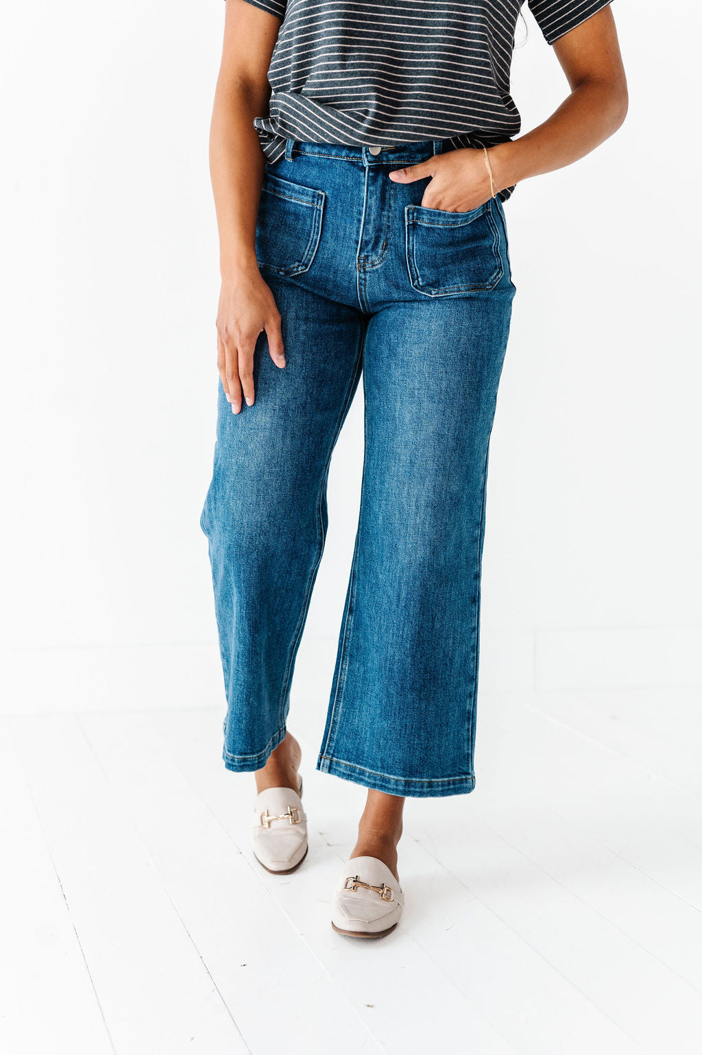 Jenny Straight Leg Cropped Jean
