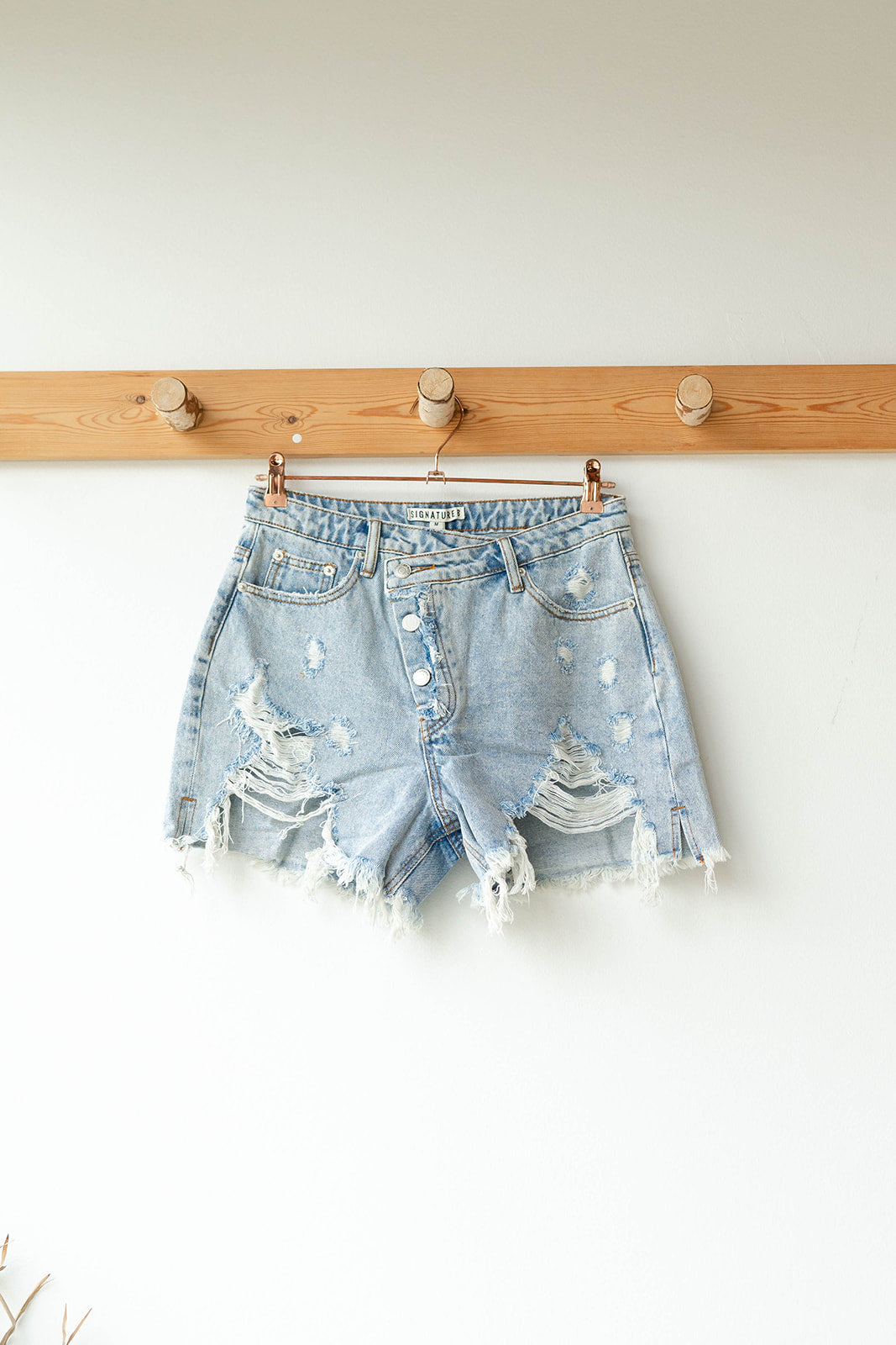 cross waist denim shorts