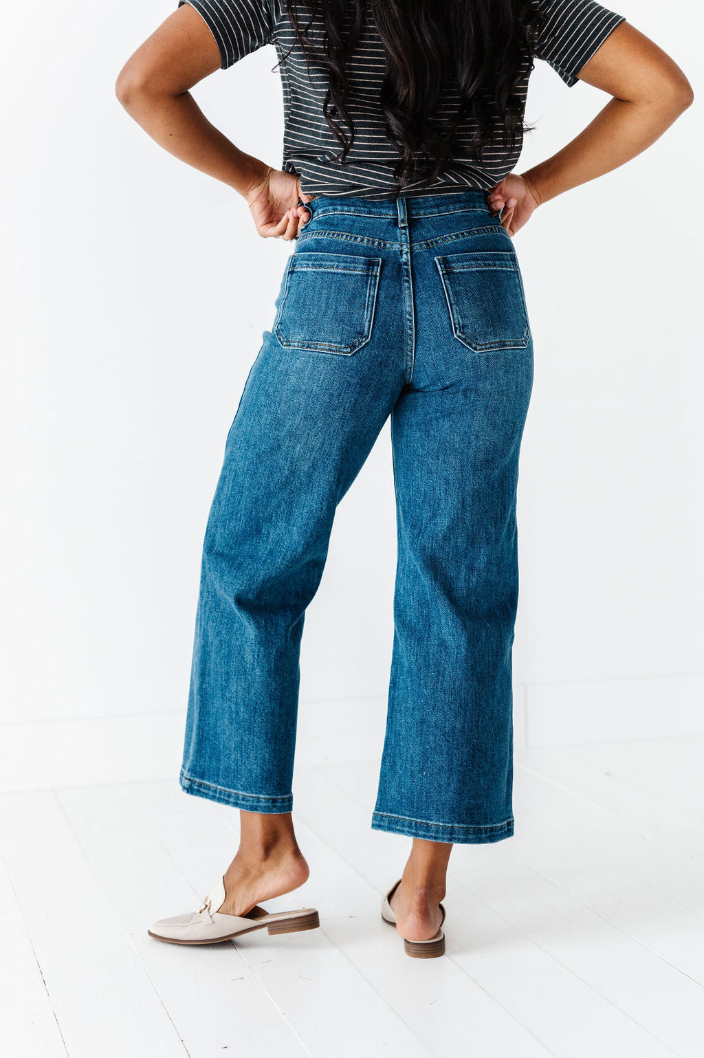 Jenny Straight Leg Cropped Jean